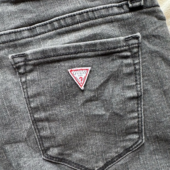 Vintage Guess Cut Off Jean Shorts - Picture 5 of 8